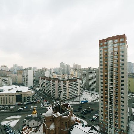 Cozy Apartment on Gmyri 12b near metro Poznyaki Kijów Zewnętrze zdjęcie