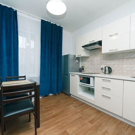 Cozy Apartment on Gmyri 12b near metro Poznyaki Kijów Zewnętrze zdjęcie