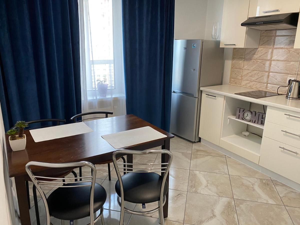 Cozy Apartment on Gmyri 12b near metro Poznyaki Kijów Zewnętrze zdjęcie